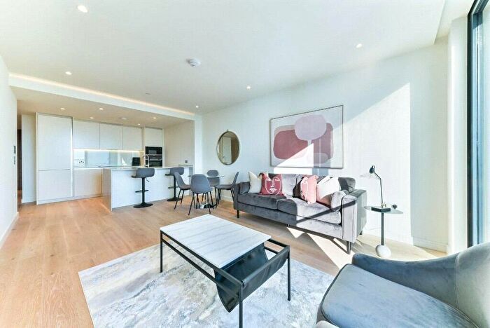 Apartment To Rent In Hampton Tower, Marsh Wall, London, E14