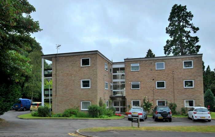 2 Bedroom Flat To Rent In Ferndale Close, Tunbridge Wells, TN2