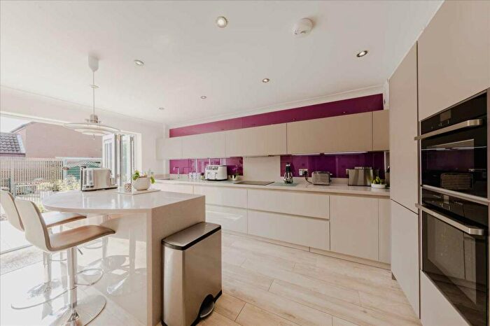 4 Bedroom Detached House For Sale In Abraham Close, Willen Park, Milton Keynes, MK15