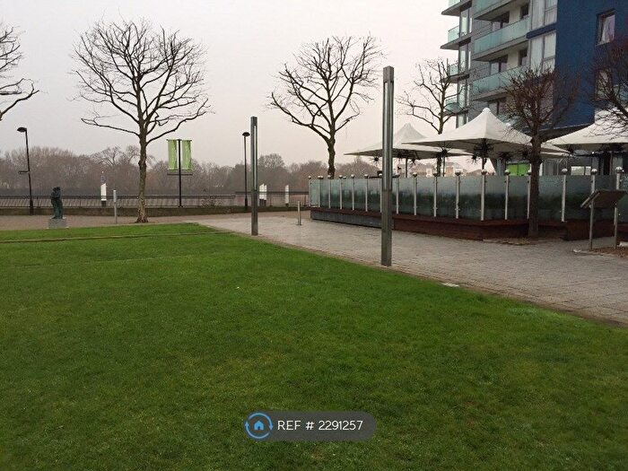 2 Bedroom Flat To Rent In Knightly Walk, London, SW18