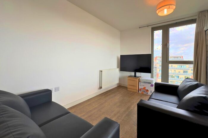2 Bedroom Apartment To Rent In Waterside Heights, Poontoon Dock, E16