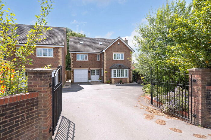 5 Bedroom Detached House For Sale In Bath Road, Devizes, Wiltshire, SN10