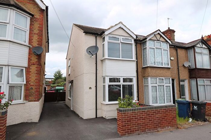 3 Bedroom Terraced House For Sale In Oakridge Road, High Wycombe, HP11