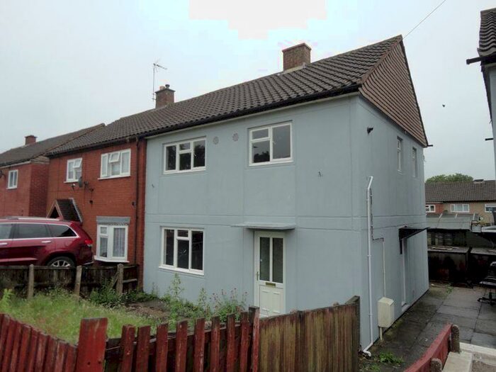 3 Bedroom Semi-Detached House To Rent In Hawthorne Avenue, Hurley., CV9