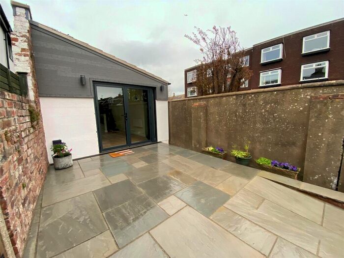 1 Bedroom Bungalow To Rent In Bath Road, Longwell Green, Bristol, Gloucestershire, BS30