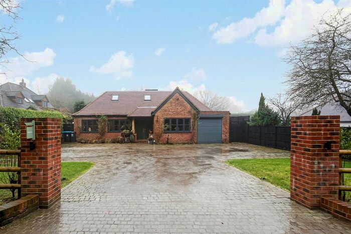 4 Bedroom Detached House For Sale In Willey Broom Lane, Chaldon, Caterham, CR3