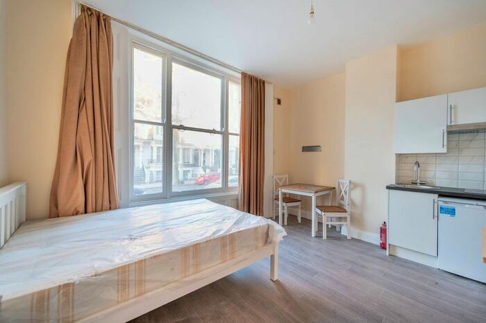 Studio To Rent In Ladbroke Grove, Ladbroke Grove, London W10