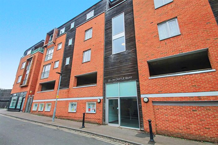 1 Bedroom Flat For Sale In Castle Lane, Bedford, MK40