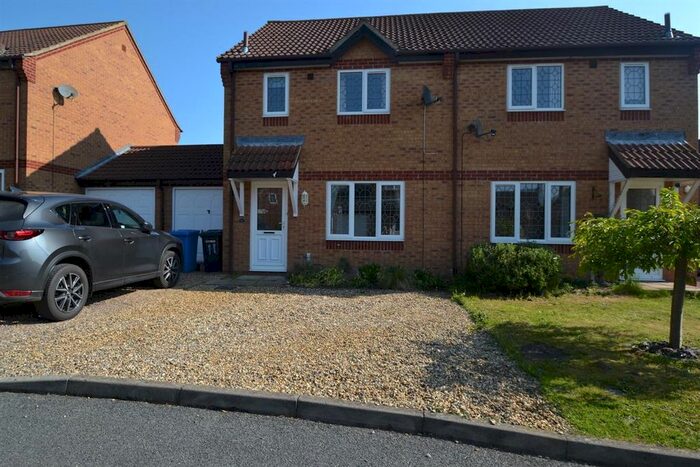 3 Bedroom Semi-Detached House To Rent In Buttercup Way, Norwich, NR5
