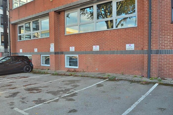 Parking To Rent In Cardiff Road, Luton, LU1