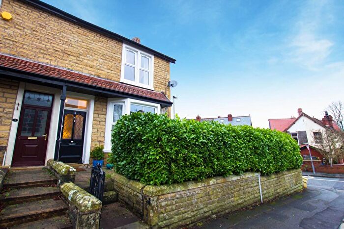 3 Bedroom Terraced House For Sale In Sunnyhurst Lane, Darwen, BB3