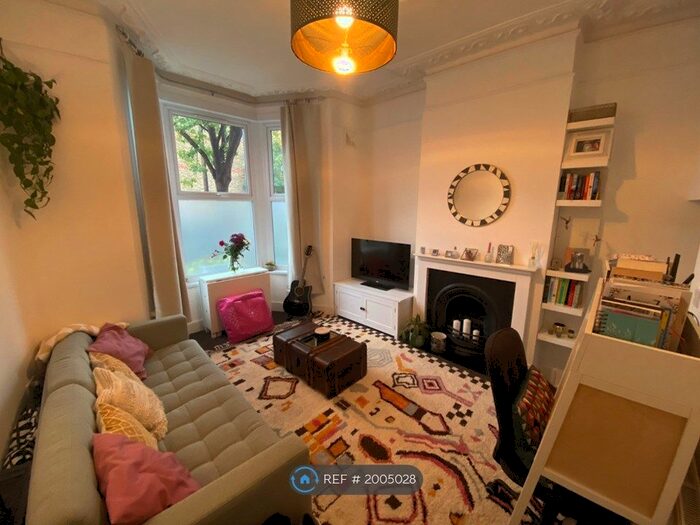 1 Bedroom Flat To Rent In Cleveland Park Crescent, London, E17