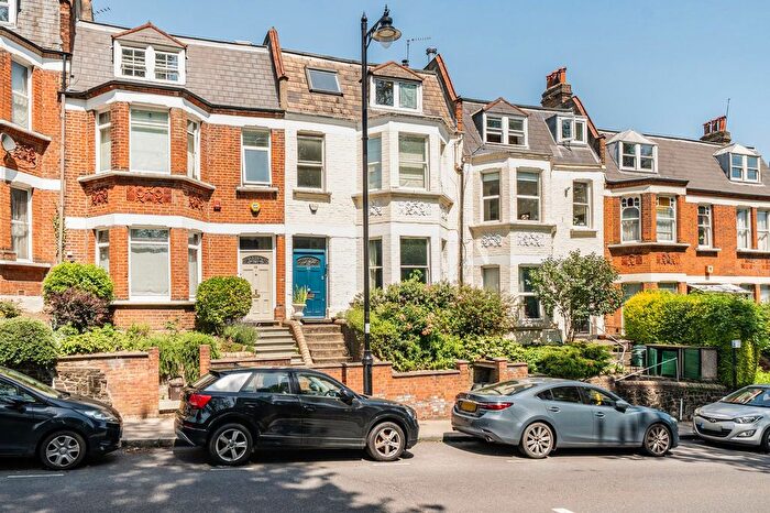 1 Bedroom Flat For Sale In Highgate Hill, London, N19
