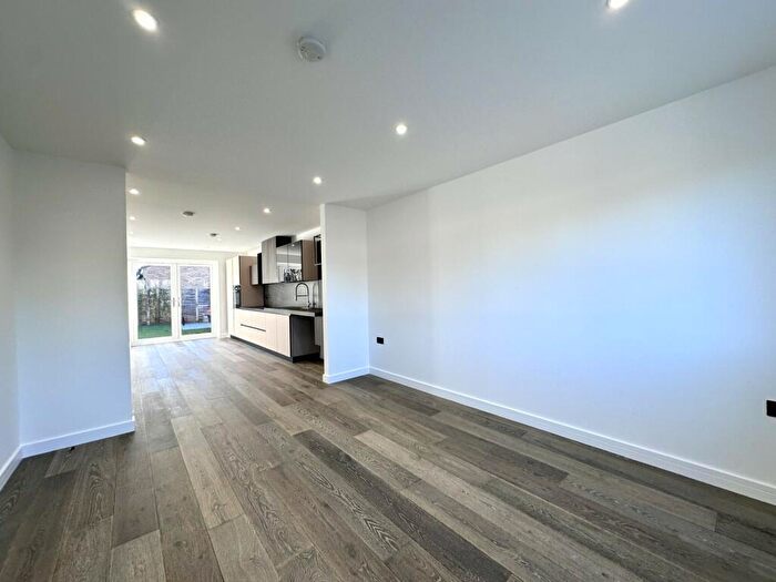 2 Bedroom Bungalow For Sale In Lynn Road, Ely, Cambridgeshire, CB6