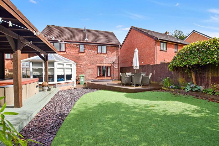 3 Bedroom Detached House For Sale In Bisham Park, Sandymoor, WA7