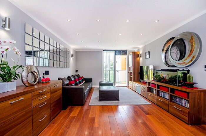 1 Bedroom Flat For Sale In New River Village, Crouch End, London, N8