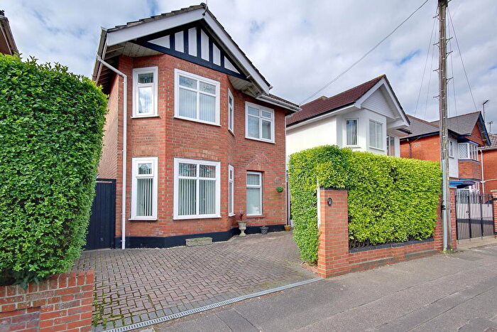 4 Bedroom Detached House For Sale In Richmond Park Road, Bournemouth, BH8