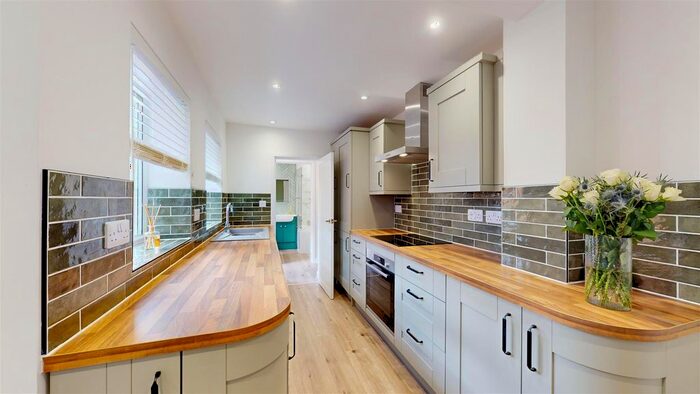 3 Bedroom End Of Terrace House To Rent In Conduit Road, Stamford, PE9