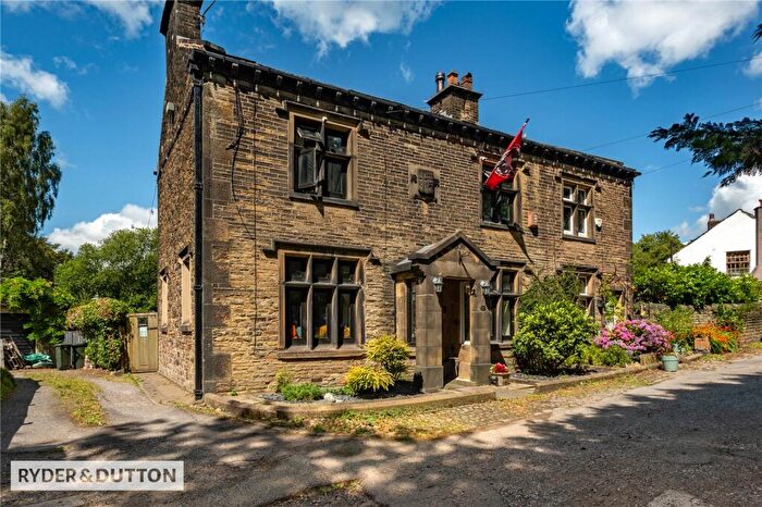 4 Bedroom Semi-Detached House For Sale In Falinge Fold, Falinge, Rochdale, Greater Manchester, OL12