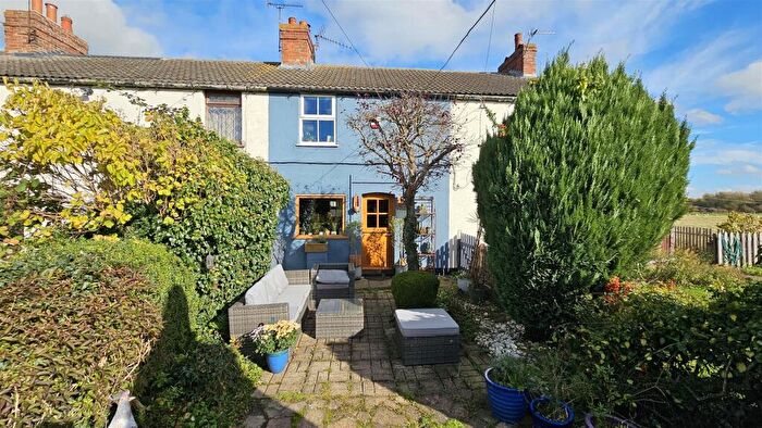 3 Bedroom Terraced House For Sale In Main Road, Barnstone, Nottinghamshire, NG13