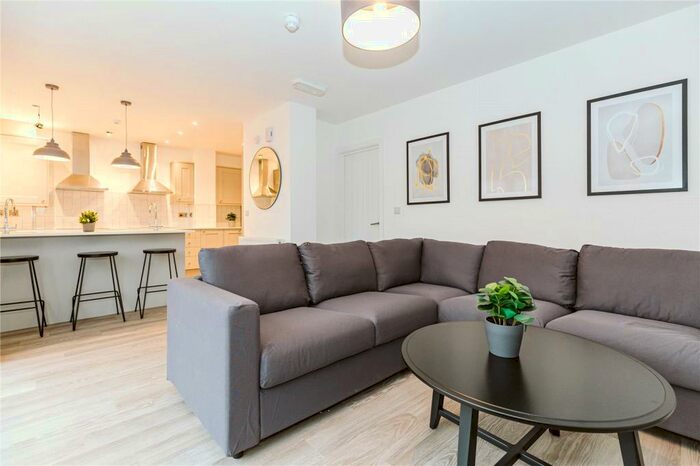 6 Bedroom Semi-Detached House To Rent In Brabazon Road, Filton, Bristol, BS34