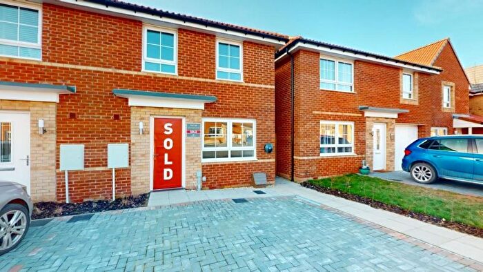 3 Bedroom Semi-Detached House To Rent In Avon Road, Harworth, Doncaster, DN11