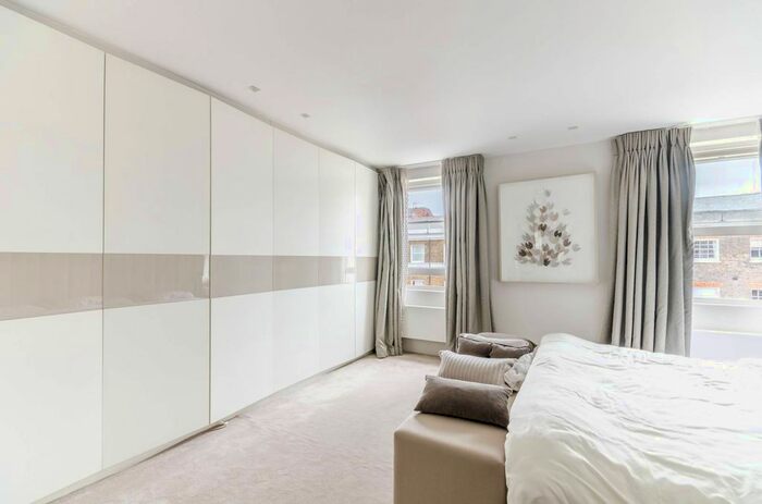 2 Bedroom Flat To Rent In Devonshire Place, Marylebone, London, W1G