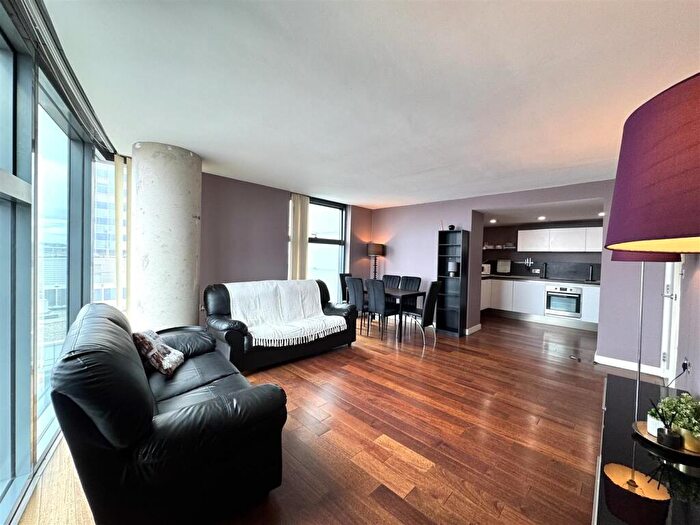 2 Bedroom Apartment To Rent In West Tower, Brook Street, L3