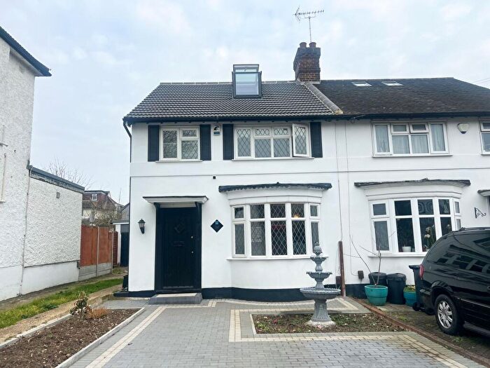 4 Bedroom Semi-Detached House To Rent In St. Barnabas Road, Woodford Green, IG8