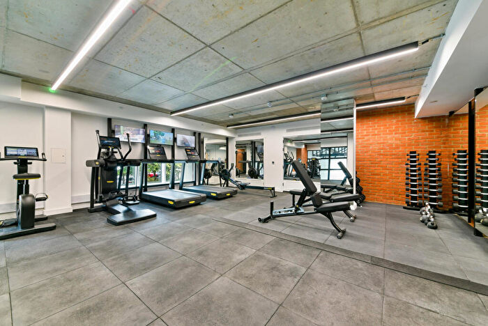 2 Bedroom Apartment To Rent In Royal Exchange, London, KT1