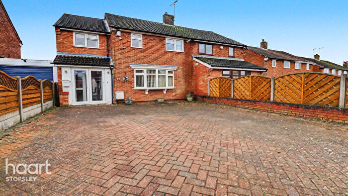 3 Bedroom Semi-Detached House For Sale In Green Lane, Luton, LU2