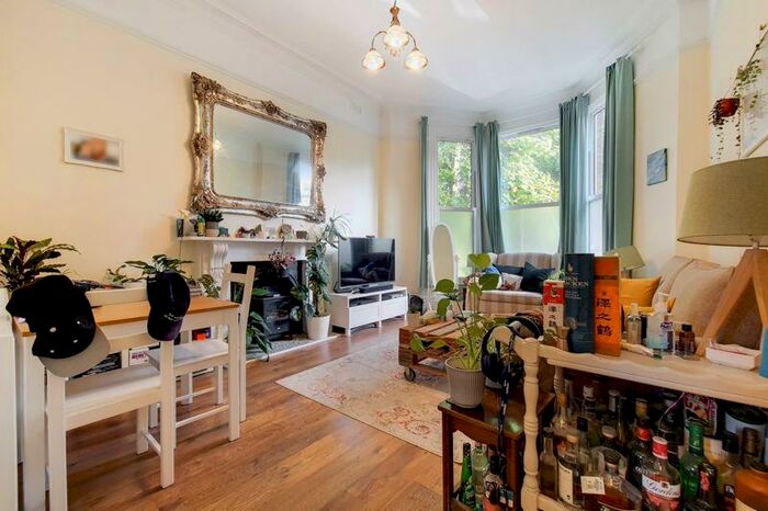 1 Bedroom Flat To Rent In St. Peters Road, South Croydon, CR0