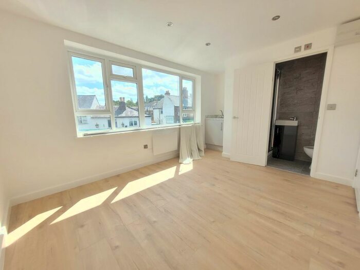 Studio To Rent In High Street, Uxbridge, UB9