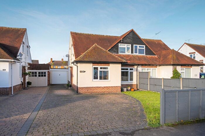 3 Bedroom Semi-Detached House For Sale In Smiths Lane, Windsor, SL4