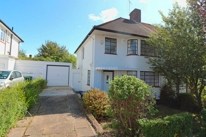 3 Bedroom Semi-Detached House To Rent In Hutchings Walk, Hampstead Garden Suburb, NW11