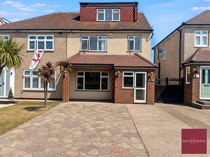 4 Bedroom House To Rent In Eastry Road, Erith, DA8