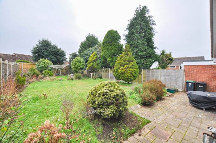 2 Bedroom Bungalow For Sale In Hilltop Close, Ferndown, BH22