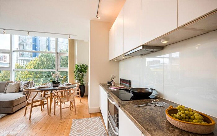 2 Bedroom Apartment For Sale In Waterfront House, London, SW11