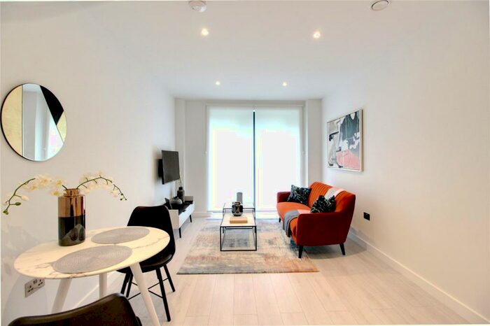 1 Bedroom Flat To Rent In Compass House, Camberley, GU15