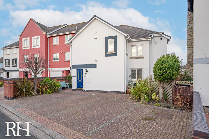 3 Bedroom Apartment To Rent In Gwynt Y Mor, Conwy (Town), Conwy (County Of), LL32
