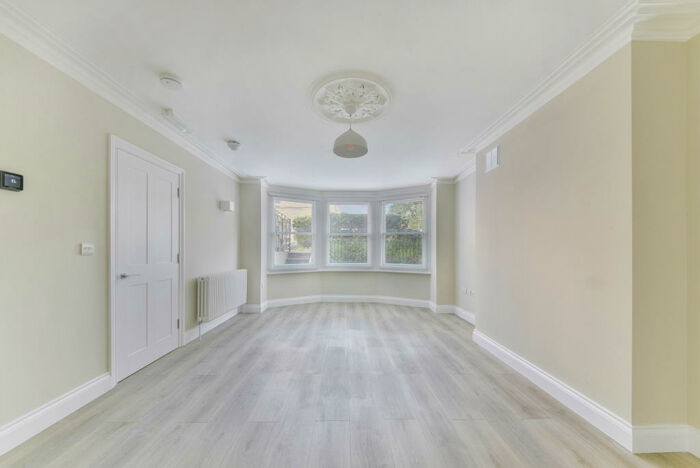 2 Bedroom Apartment To Rent In East Dulwich London, SE22