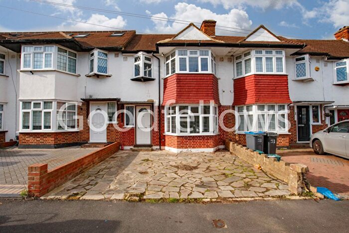 3 Bedroom Detached House To Rent In Wolsey Crescent, Morden, Surrey, SM4