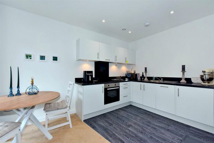 1 Bedroom Apartment To Rent In High Street, Reading, Berkshire, RG1