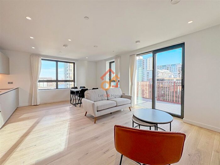 2 Bedroom Flat To Rent In Pilot Walk, London, SE10