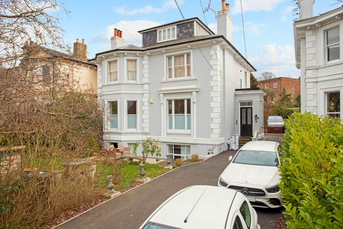 2 Bedroom Flat To Rent In Lansdowne Road, Tunbridge Wells, TN1