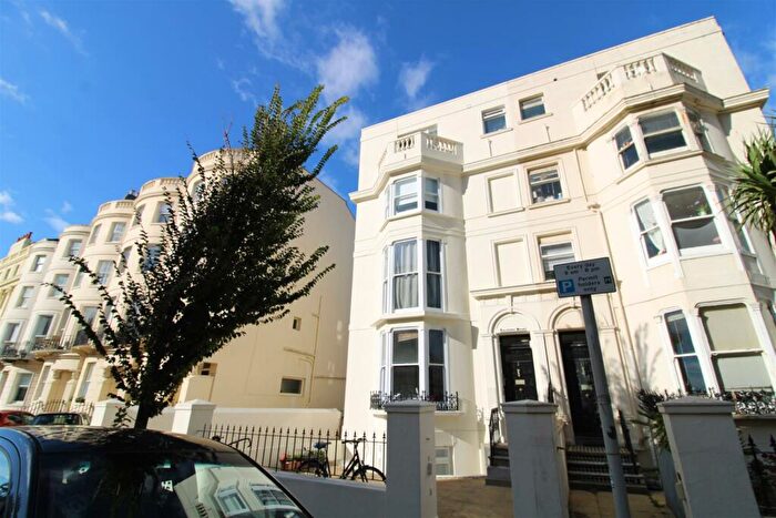 Flat To Rent In Lansdowne Place, Hove, BN3