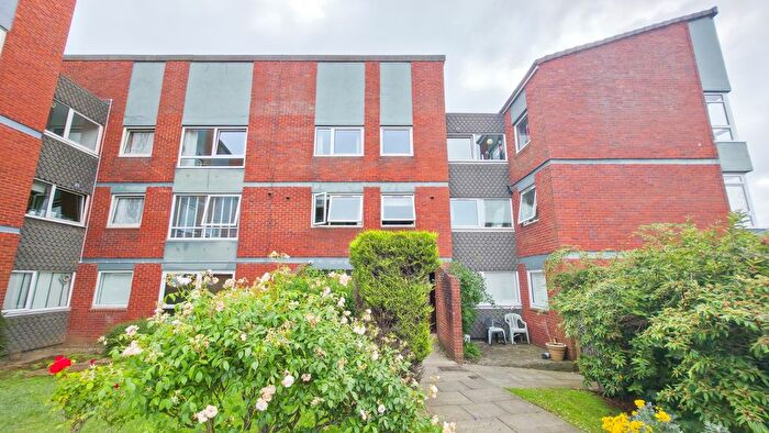2 Bedroom Flat For Sale In Links View, Cleanthus Close, Shooters Hill, London, SE18