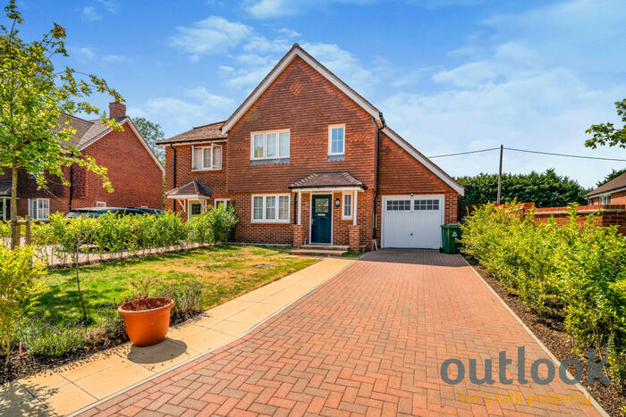 3 Bedroom Semi-Detached House To Rent In Hazelfield Way, Cheshunt, EN7