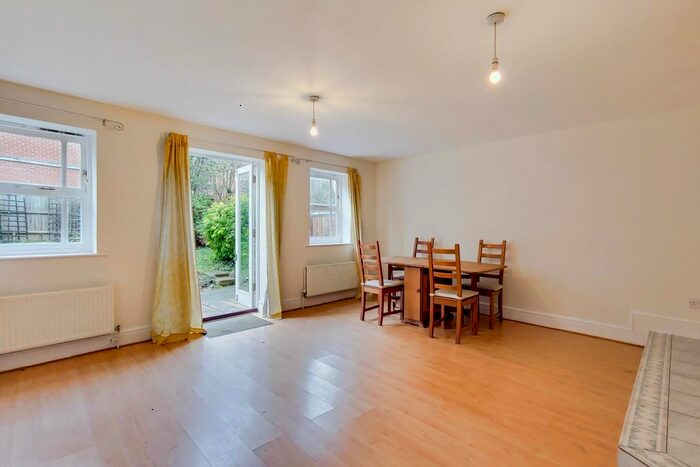 4 Bedroom Property To Rent In Massingberd Way, London, SW17