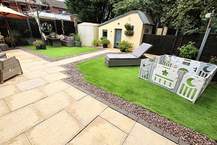 2 Bedroom Semi-Detached House For Sale In Beechwood Avenue, Littleborough, OL15